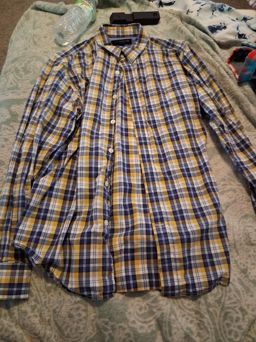 Banana Republic Plaid Button-Down Shirt in Yellow and Navy